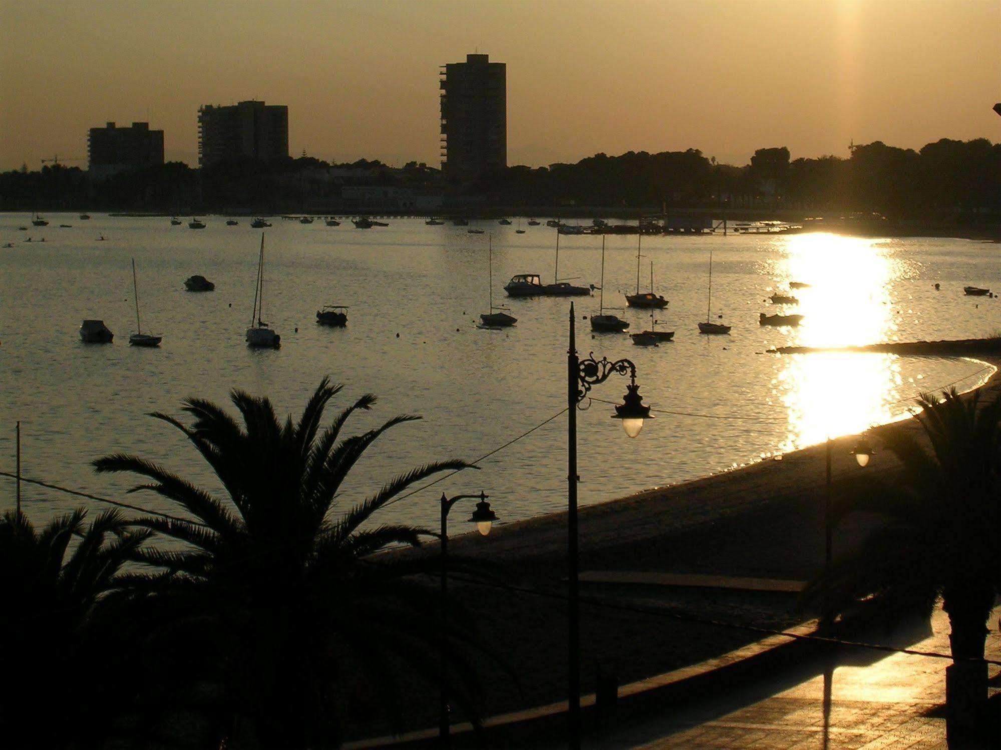 Neptuno 3*